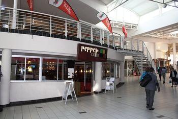 Windhoek City Accommodation Maerua Mall Экстерьер фото